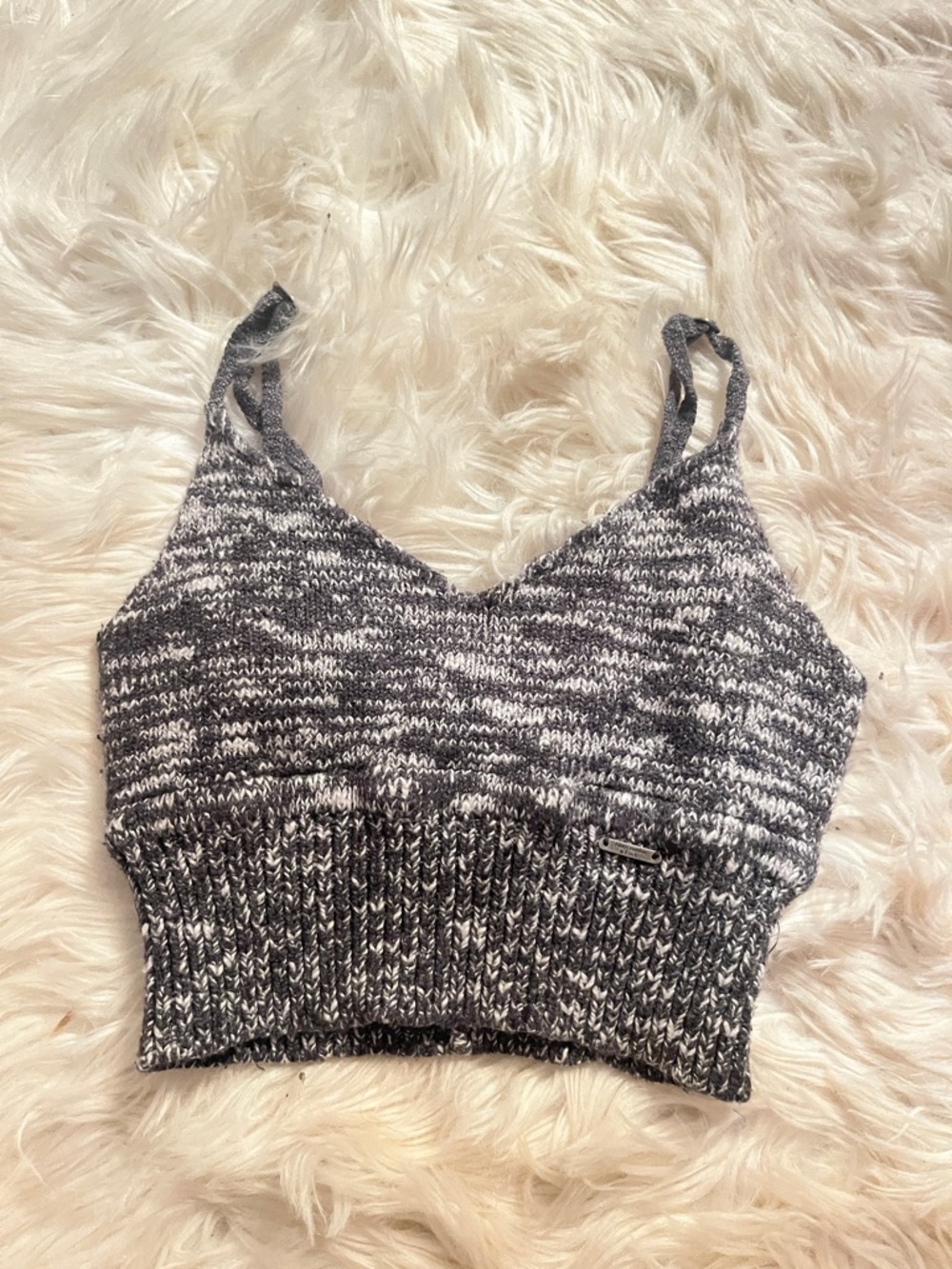 Abercrombie & Fitch Marled V-Neck Cropped Knit Tank - Black & White